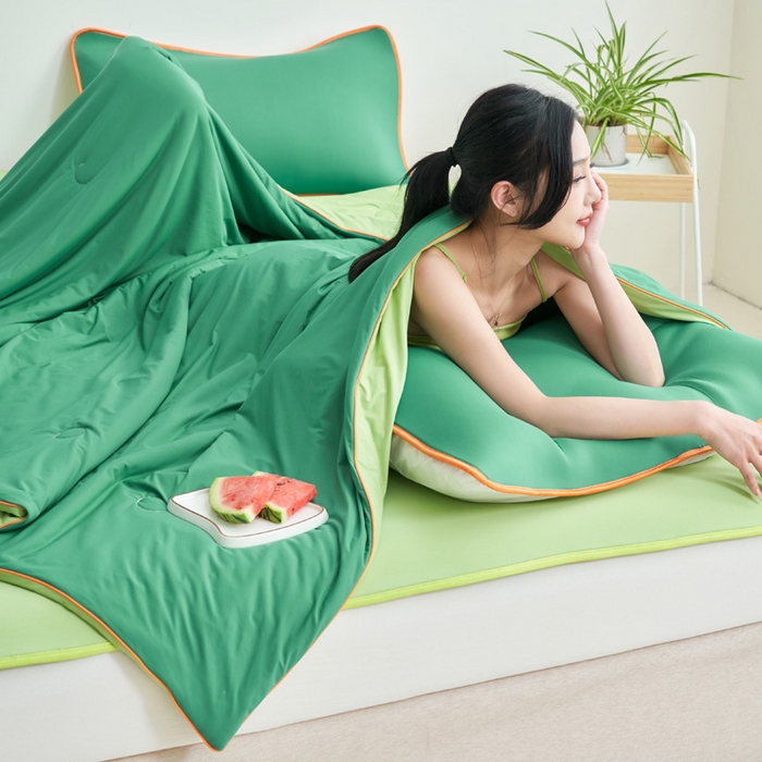 91家纺网 家纺一手货源 找家纺 晨曦家纺 2026新款凉感丝清凉大豆夏被夏凉被空调被凉席四件套-熊猫冻冻被 冻冻被-深蓝拼苹果绿