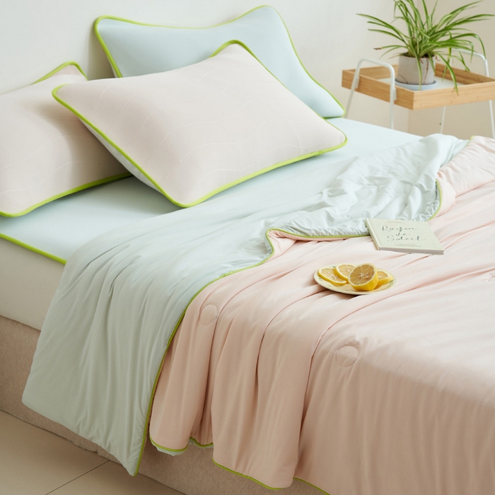 91家纺网 家纺一手货源 找家纺 晨曦家纺 2026新款凉感丝清凉大豆夏被夏凉被空调被凉席四件套-熊猫冻冻被 冻冻被-奶油粉灰