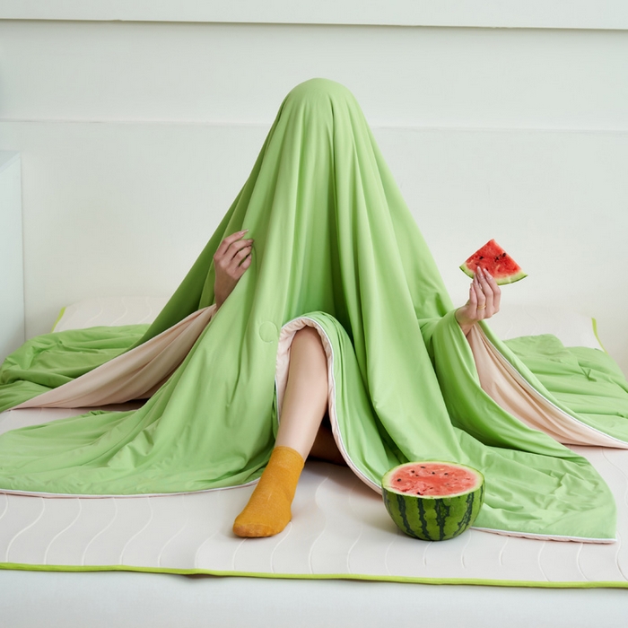 91家纺网 家纺一手货源 找家纺 晨曦家纺 2026新款凉感丝清凉大豆夏被夏凉被空调被凉席四件套-熊猫冻冻被 冻冻被-苹果绿拼悠粉