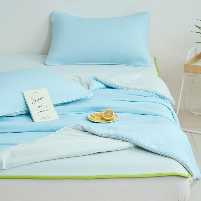 91家纺网 家纺一手货源 找家纺 晨曦家纺 2026新款凉感丝清凉大豆夏被夏凉被空调被凉席四件套-熊猫冻冻被 冻冻被-天青色拼天蓝