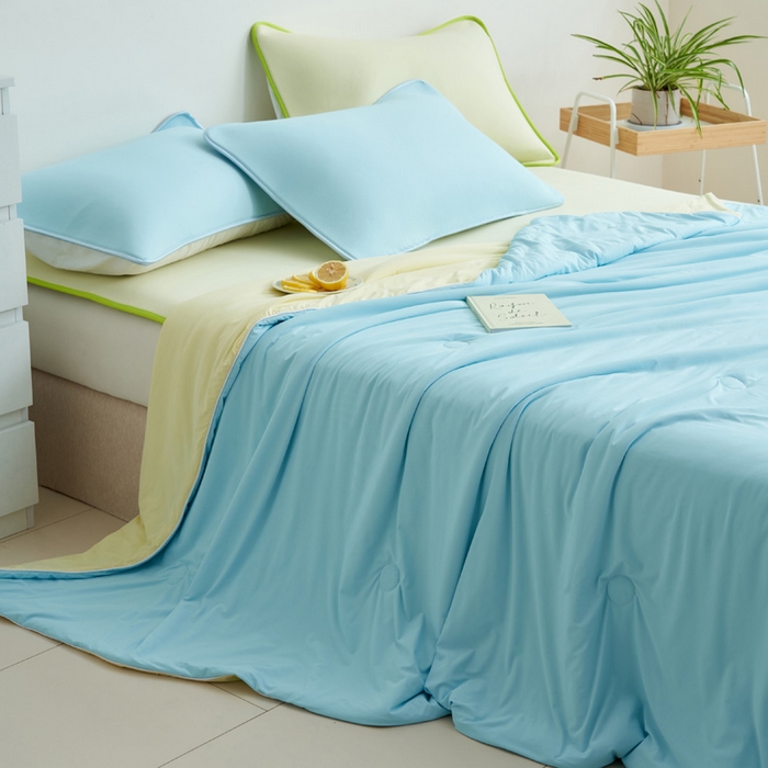 91家纺网 家纺一手货源 找家纺 晨曦家纺 2026新款凉感丝清凉大豆夏被夏凉被空调被凉席四件套-熊猫冻冻被 冻冻被-天蓝拼奶黄