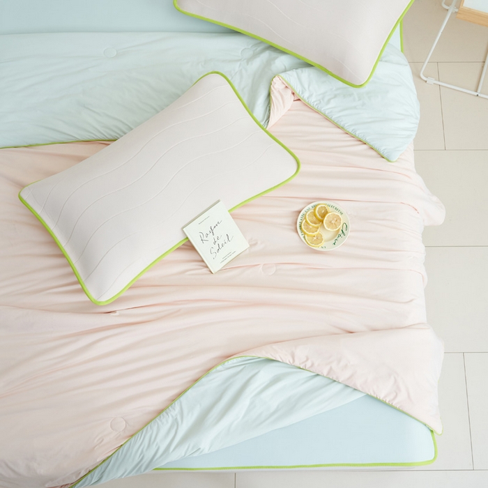 91家纺网 家纺一手货源 找家纺 晨曦家纺 2026新款凉感丝清凉大豆夏被夏凉被空调被凉席四件套-熊猫冻冻被 冻冻被-奶油粉灰