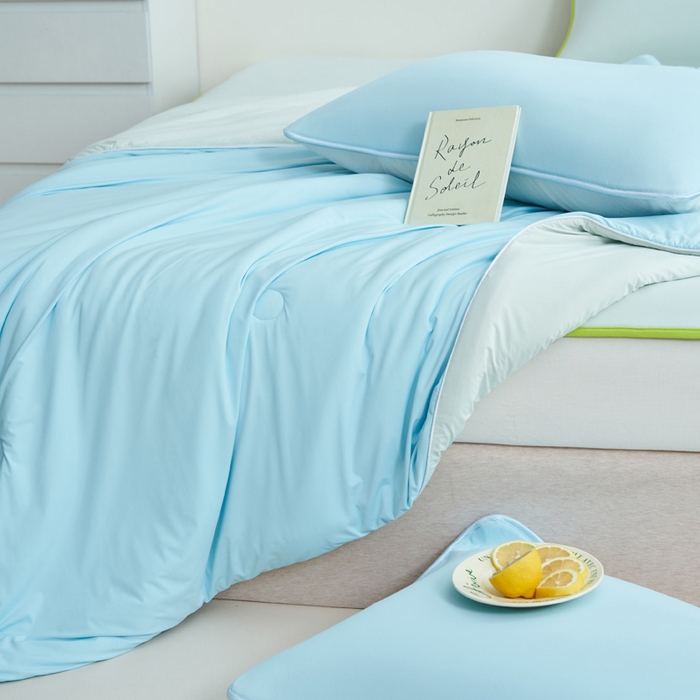 91家纺网 家纺一手货源 找家纺 晨曦家纺 2026新款凉感丝清凉大豆夏被夏凉被空调被凉席四件套-熊猫冻冻被 冻冻被-天青色拼天蓝