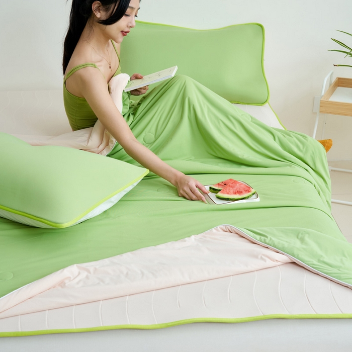 91家纺网 家纺一手货源 找家纺 晨曦家纺 2026新款凉感丝清凉大豆夏被夏凉被空调被凉席四件套-熊猫冻冻被 冻冻被-苹果绿拼悠粉