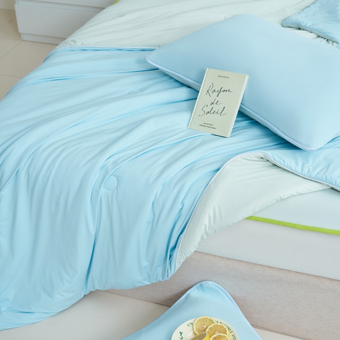 91家纺网 家纺一手货源 找家纺 晨曦家纺 2026新款凉感丝清凉大豆夏被夏凉被空调被凉席四件套-熊猫冻冻被 冻冻被-天青色拼天蓝