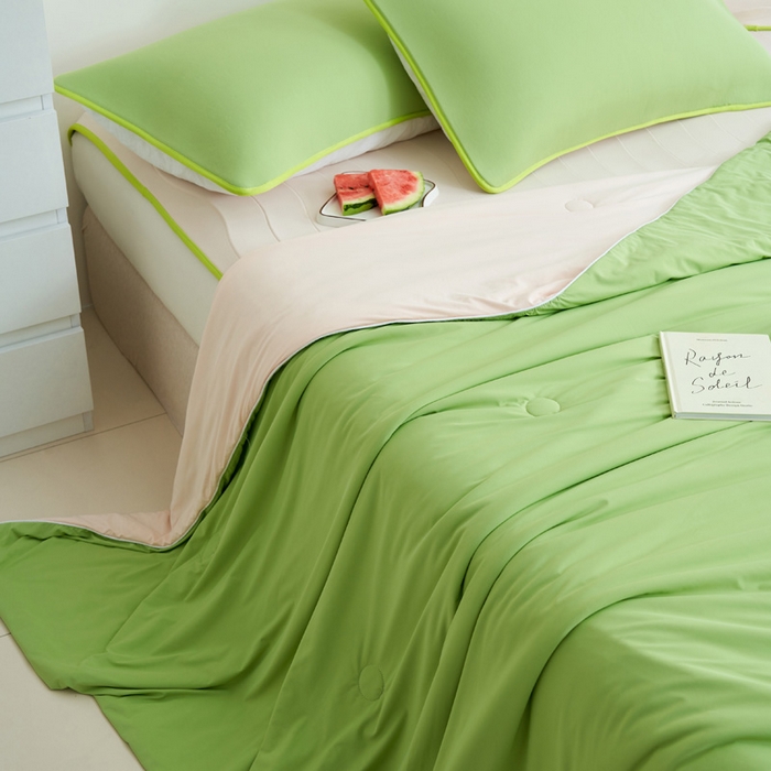 91家纺网 家纺一手货源 找家纺 晨曦家纺 2026新款凉感丝清凉大豆夏被夏凉被空调被凉席四件套-熊猫冻冻被 冻冻被-苹果绿拼悠粉