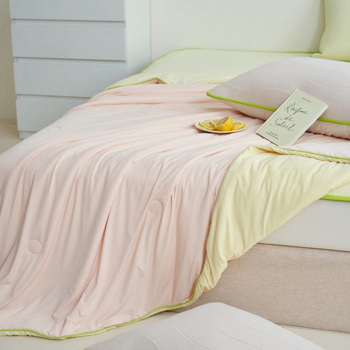 91家纺网 家纺一手货源 找家纺 晨曦家纺 2026新款凉感丝清凉大豆夏被夏凉被空调被凉席四件套-熊猫冻冻被 冻冻被-微醺奶油黄粉