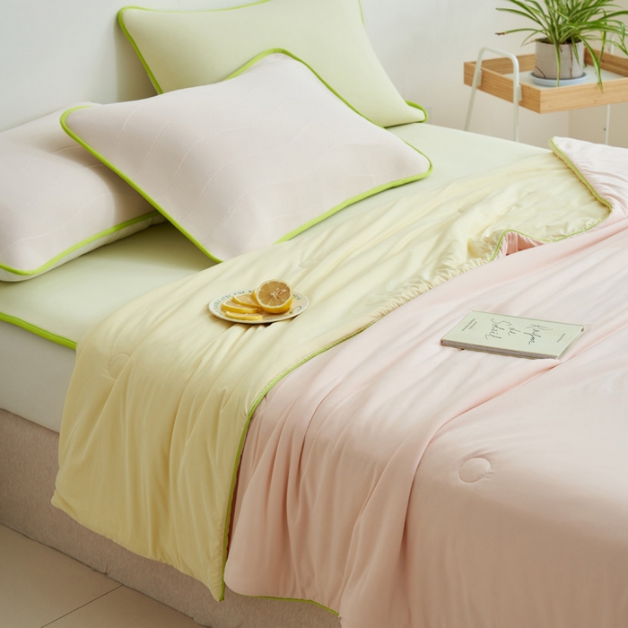 91家纺网 家纺一手货源 找家纺 晨曦家纺 2026新款凉感丝清凉大豆夏被夏凉被空调被凉席四件套-熊猫冻冻被 冻冻被-微醺奶油黄粉