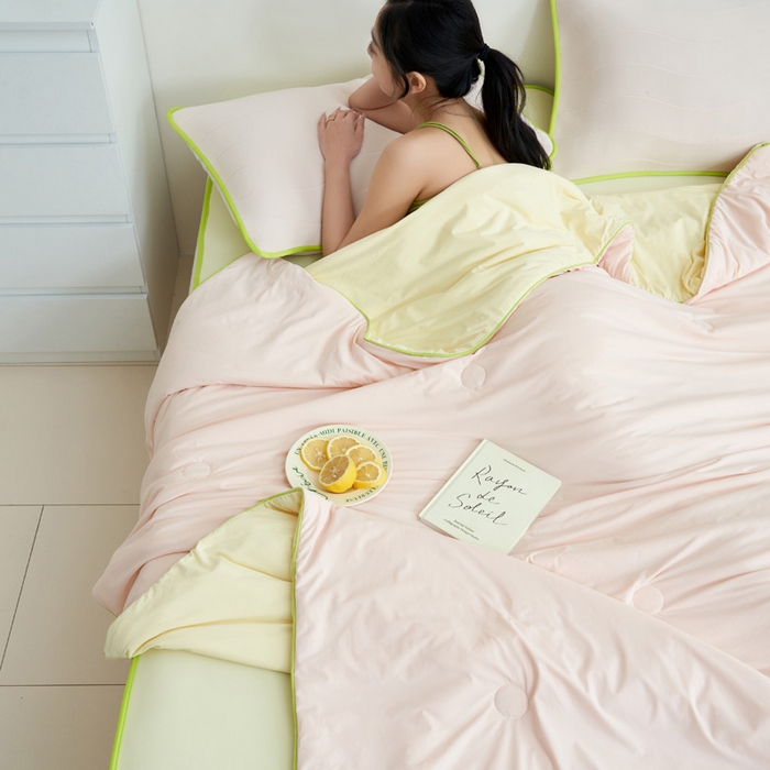 91家纺网 家纺一手货源 找家纺 晨曦家纺 2026新款凉感丝清凉大豆夏被夏凉被空调被凉席四件套-熊猫冻冻被 冻冻被-微醺奶油黄粉