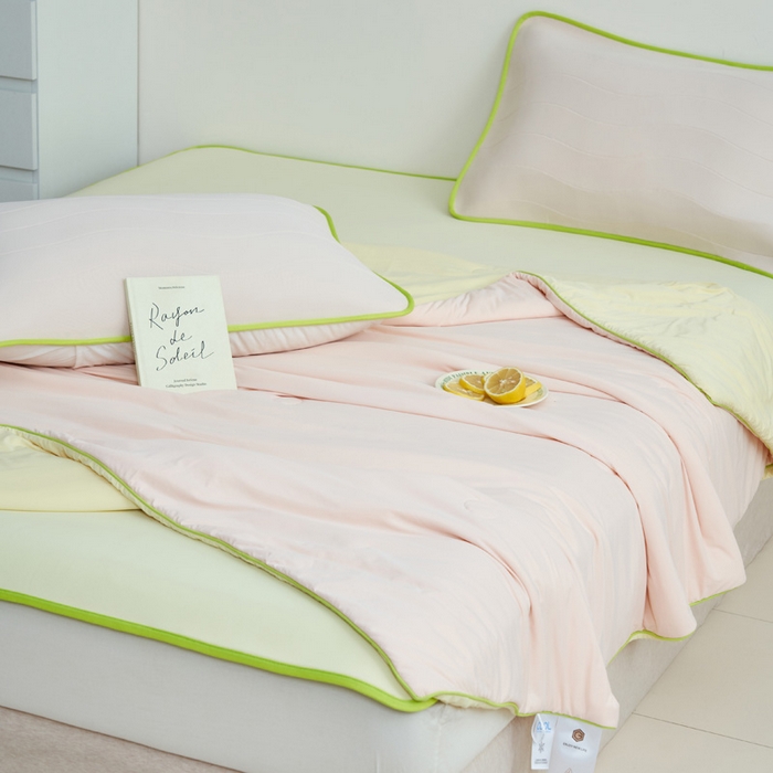 91家纺网 家纺一手货源 找家纺 晨曦家纺 2026新款凉感丝清凉大豆夏被夏凉被空调被凉席四件套-熊猫冻冻被 冻冻被-微醺奶油黄粉