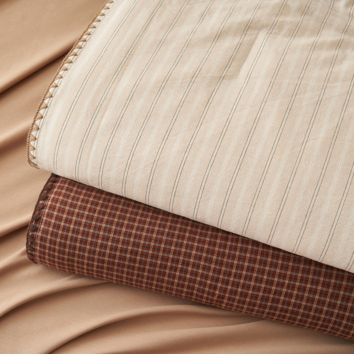 91家纺网 家纺一手货源 找家纺 晨曦家纺 2026新款INS博主风A类全棉色织水洗棉格子夏凉被棉花被夏被空调被四件套 组合图仅供展示不可下单