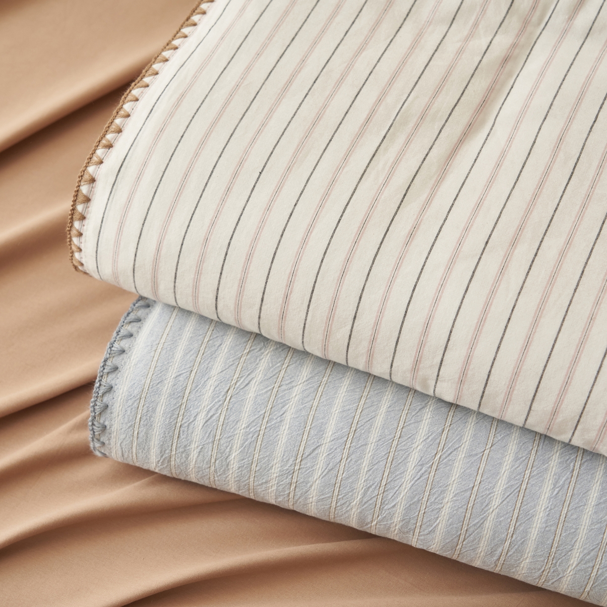 91家纺网 家纺一手货源 找家纺 晨曦家纺 2026新款INS博主风A类全棉色织水洗棉格子夏凉被棉花被夏被空调被四件套 组合图仅供展示不可下单