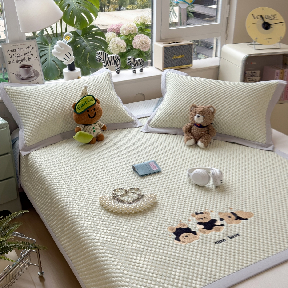 91家纺网 家纺一手货源 找家纺 孩子王家纺 2026新款A类卡通3D冰豆豆凉席三件套凉感值过0.21夏天刺绣冰丝席可机洗儿童 凉茶绿-床席款