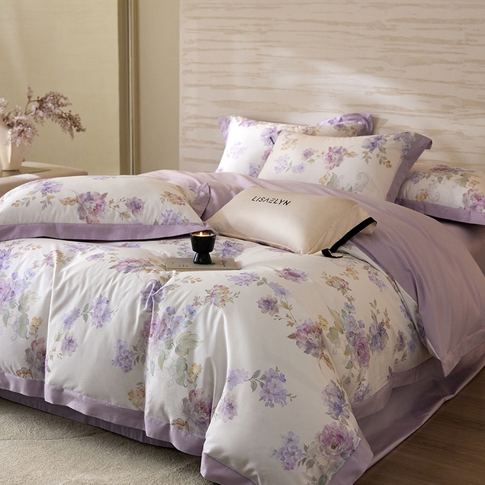 91家纺网 家纺一手货源 找家纺 薏思家纺 2026年13376新疆铂金棉飞边工艺印花四件套 嘉卉紫