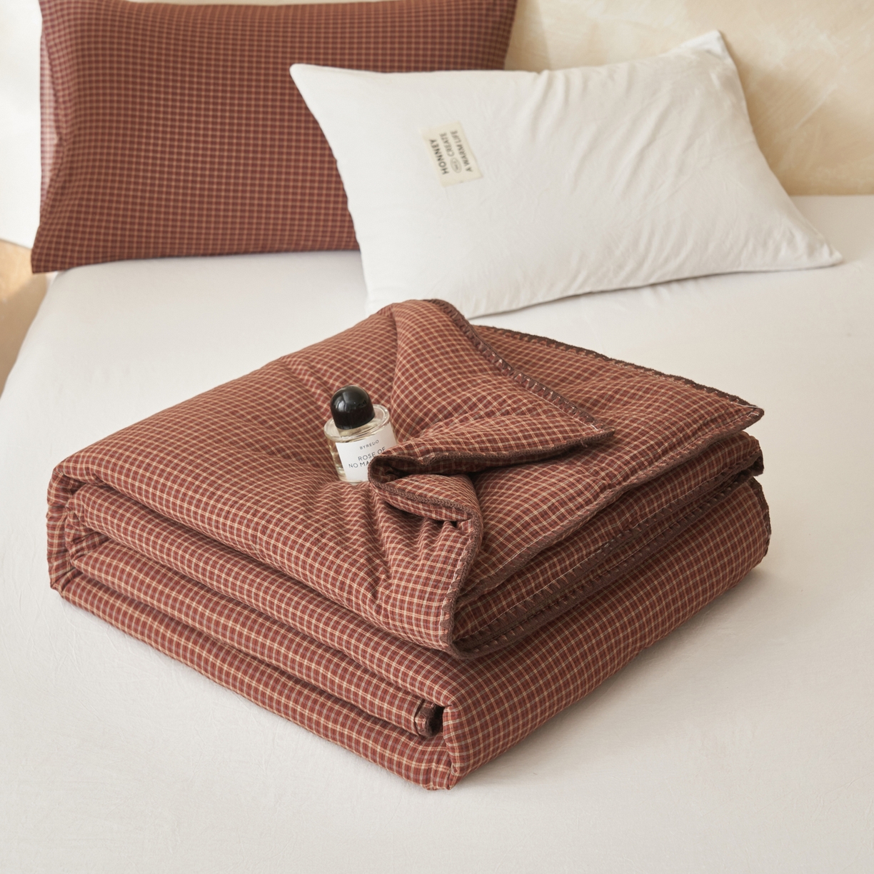 91家纺网 家纺一手货源 找家纺 晨曦家纺 2026新款INS博主风A类全棉色织水洗棉格子夏凉被棉花被夏被空调被四件套 向往-红格