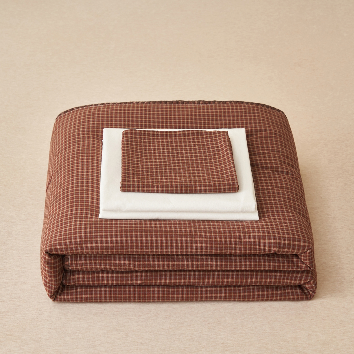 91家纺网 家纺一手货源 找家纺 晨曦家纺 2026新款INS博主风A类全棉色织水洗棉格子夏凉被棉花被夏被空调被四件套 向往-红格