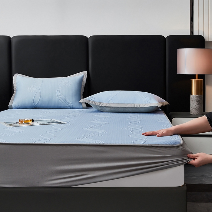 91家纺网 家纺一手货源 找家纺 库里梦家纺 2026新款轻奢高克重复合PE高分子凉席床笠三件套-芳菲 芳菲-蓝色床笠款