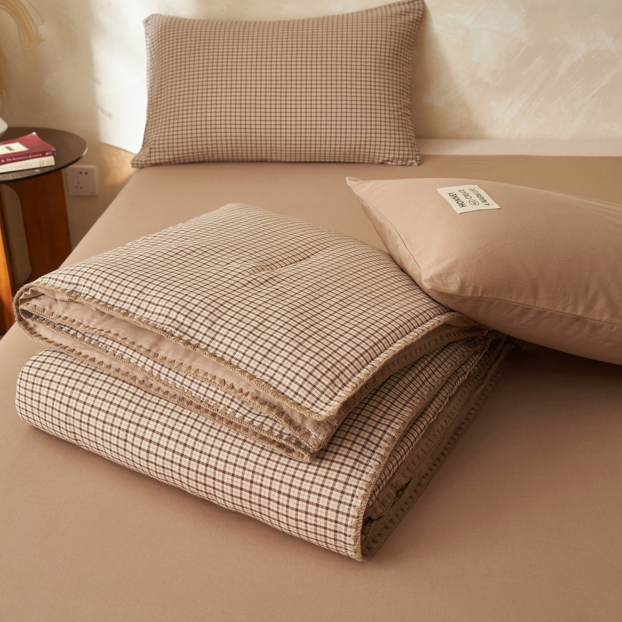 91家纺网 家纺一手货源 找家纺 晨曦家纺 2026新款INS博主风A类全棉色织水洗棉格子夏凉被棉花被夏被空调被四件套 向往-咖格