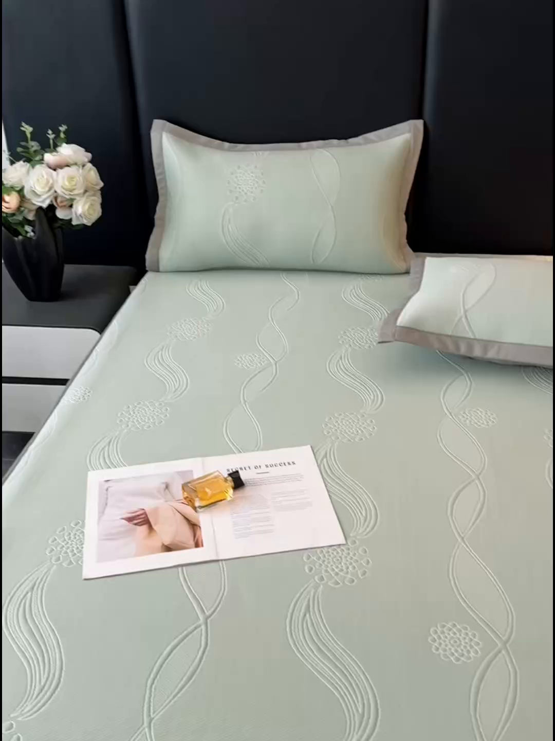 91家纺网 家纺一手货源 找家纺 库里梦家纺 2026新款轻奢高克重复合PE高分子凉席床笠三件套-芳菲 芳菲-绿色床笠款