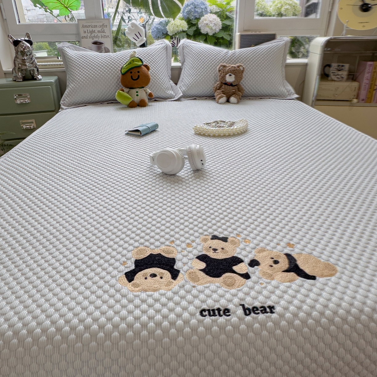 91家纺网 家纺一手货源 找家纺 孩子王家纺 2026新款A类卡通3D冰豆豆凉席三件套凉感值过0.21夏天刺绣冰丝席可机洗儿童 雪花灰-床席款