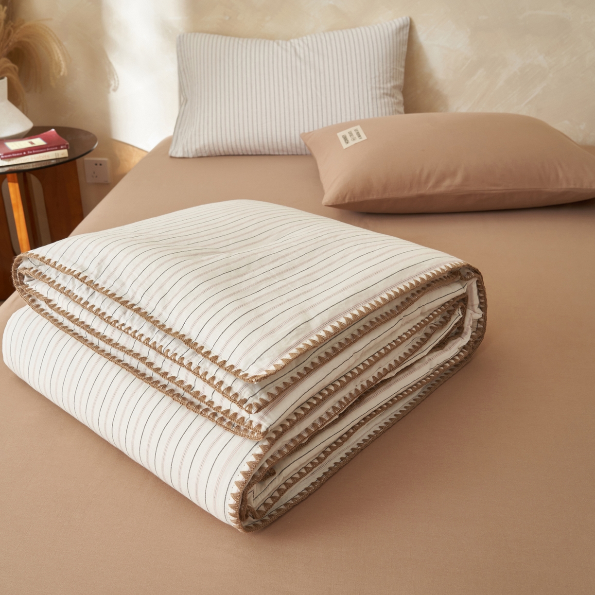 91家纺网 家纺一手货源 找家纺 晨曦家纺 2026新款INS博主风A类全棉色织水洗棉格子夏凉被棉花被夏被空调被四件套 心悦-条纹灰