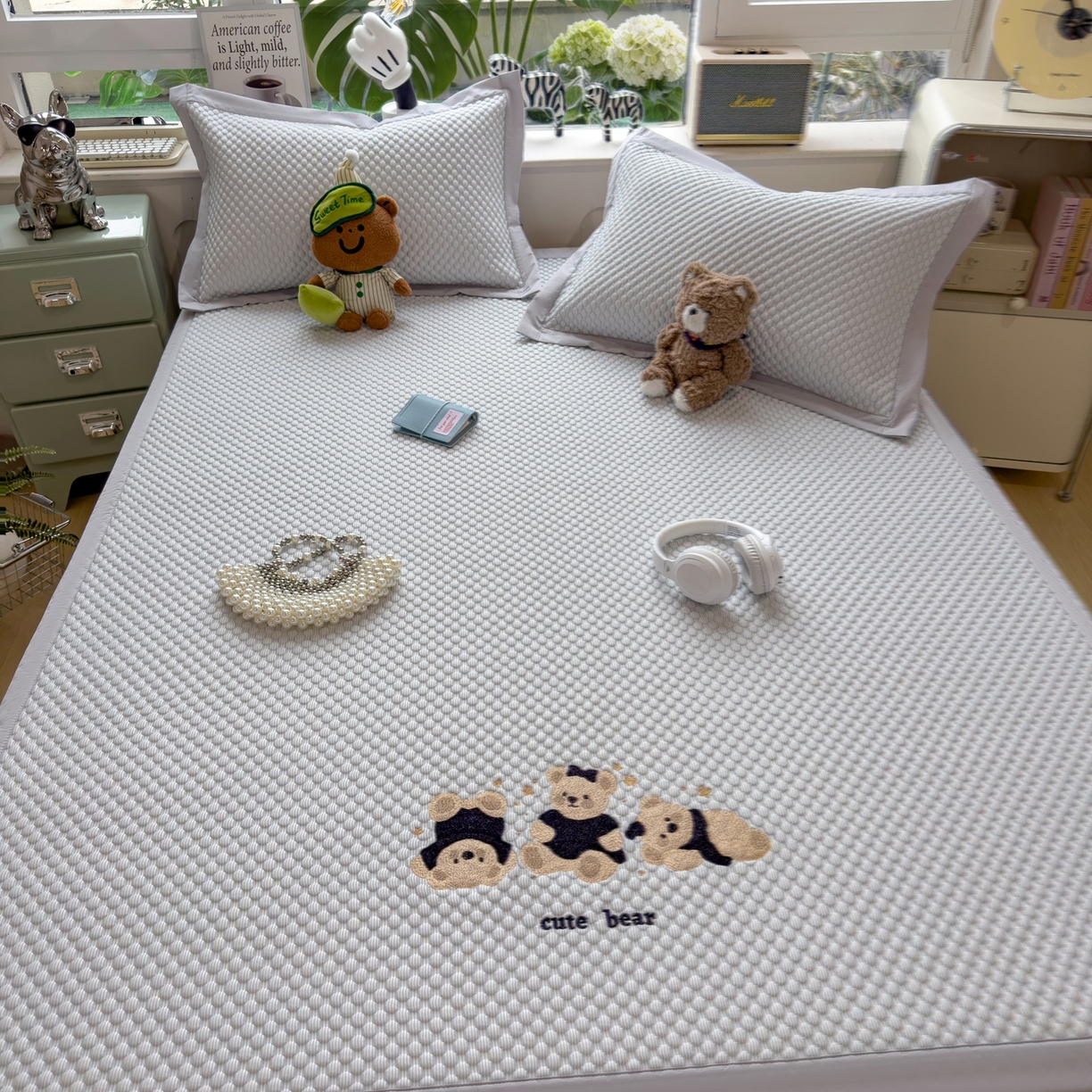 91家纺网 家纺一手货源 找家纺 孩子王家纺 2026新款A类卡通3D冰豆豆凉席三件套凉感值过0.21夏天刺绣冰丝席可机洗儿童 雪花灰-床席款