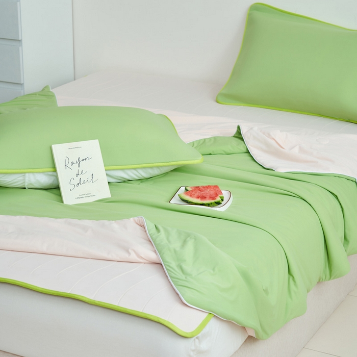 91家纺网 家纺一手货源 找家纺 晨曦家纺 2026新款凉感丝清凉大豆夏被夏凉被空调被凉席四件套-熊猫冻冻被 冻冻被-苹果绿拼悠粉