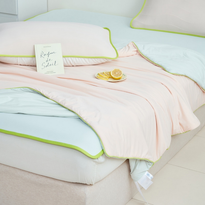 91家纺网 家纺一手货源 找家纺 晨曦家纺 2026新款凉感丝清凉大豆夏被夏凉被空调被凉席四件套-熊猫冻冻被 冻冻被-奶油粉灰