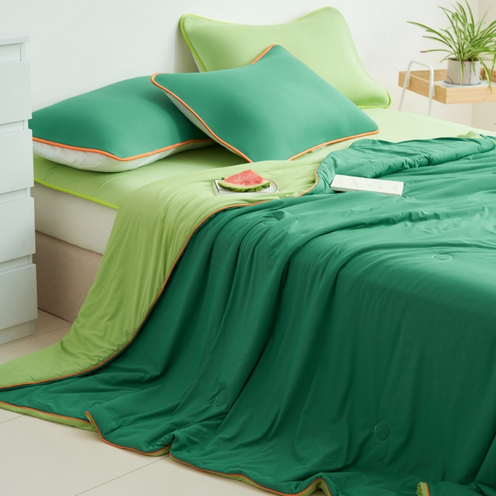 91家纺网 家纺一手货源 找家纺 晨曦家纺 2026新款凉感丝清凉大豆夏被夏凉被空调被凉席四件套-熊猫冻冻被 冻冻被-深蓝拼苹果绿