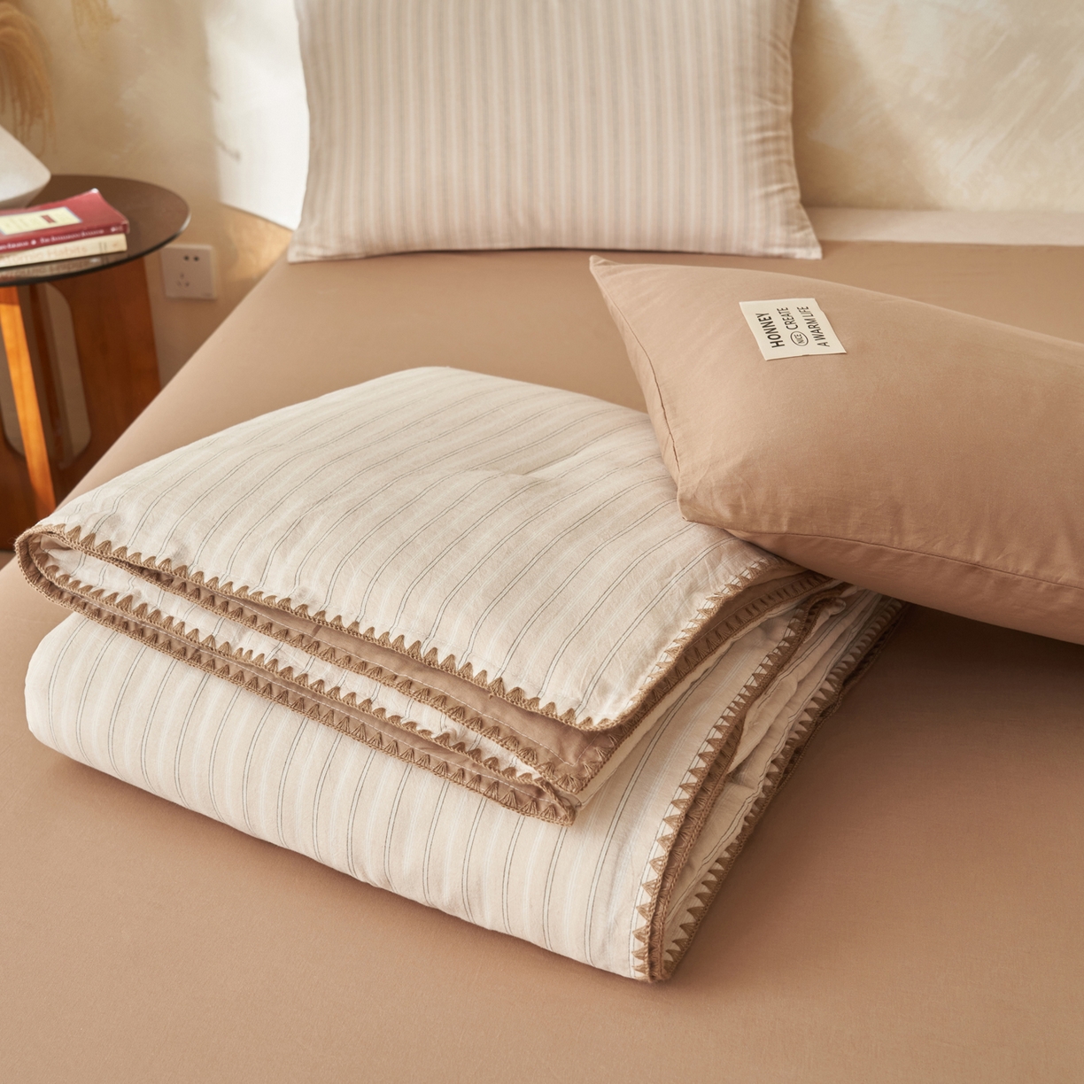 91家纺网 家纺一手货源 找家纺 晨曦家纺 2026新款INS博主风A类全棉色织水洗棉格子夏凉被棉花被夏被空调被四件套 印章-条纹