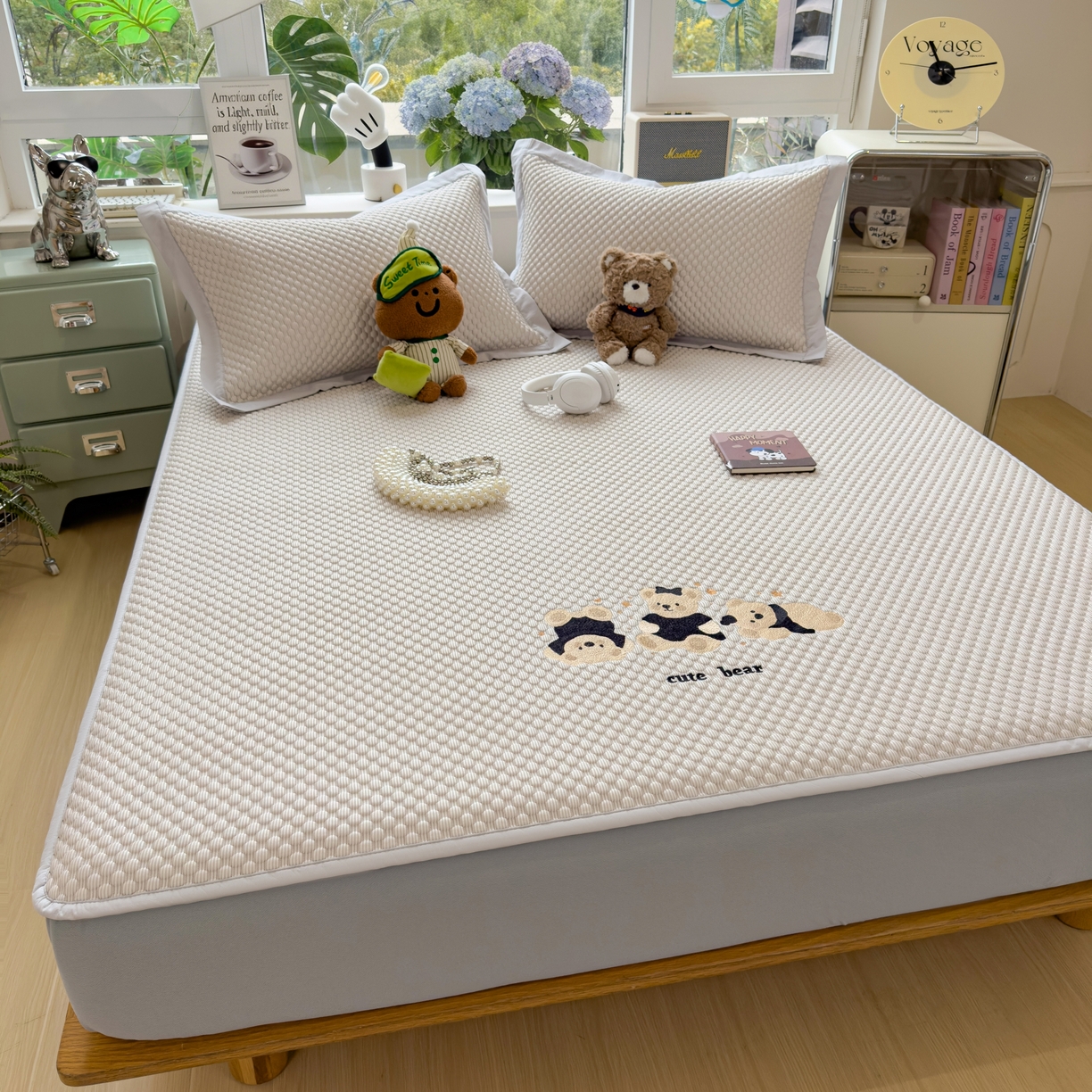 91家纺网 家纺一手货源 找家纺 孩子王家纺 2026新款A类卡通3D冰豆豆凉席三件套凉感值过0.21夏天刺绣冰丝席可机洗儿童 冰川咖-床笠款