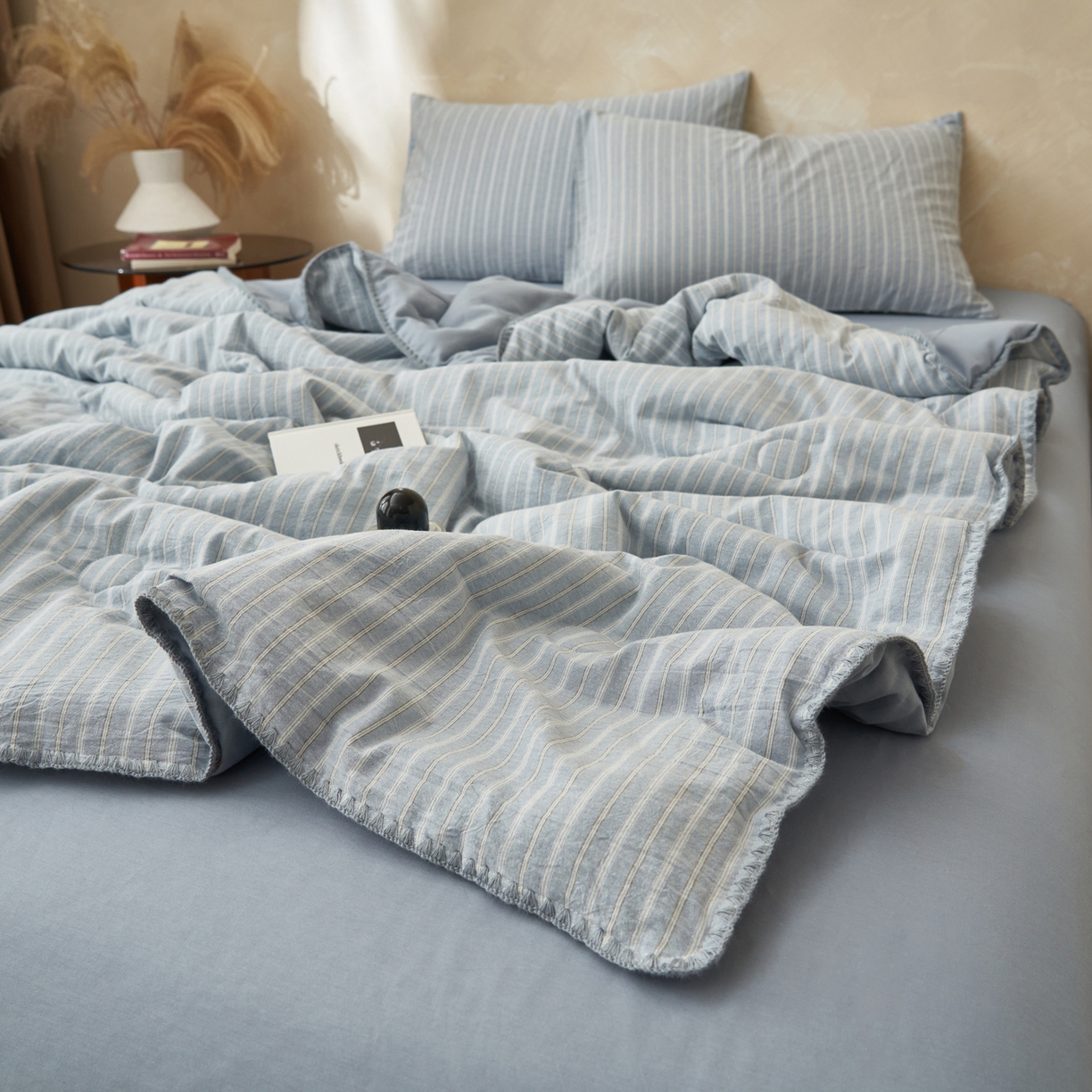 91家纺网 家纺一手货源 找家纺 晨曦家纺 2026新款INS博主风A类全棉色织水洗棉格子夏凉被棉花被夏被空调被四件套 知夏-蓝条纹