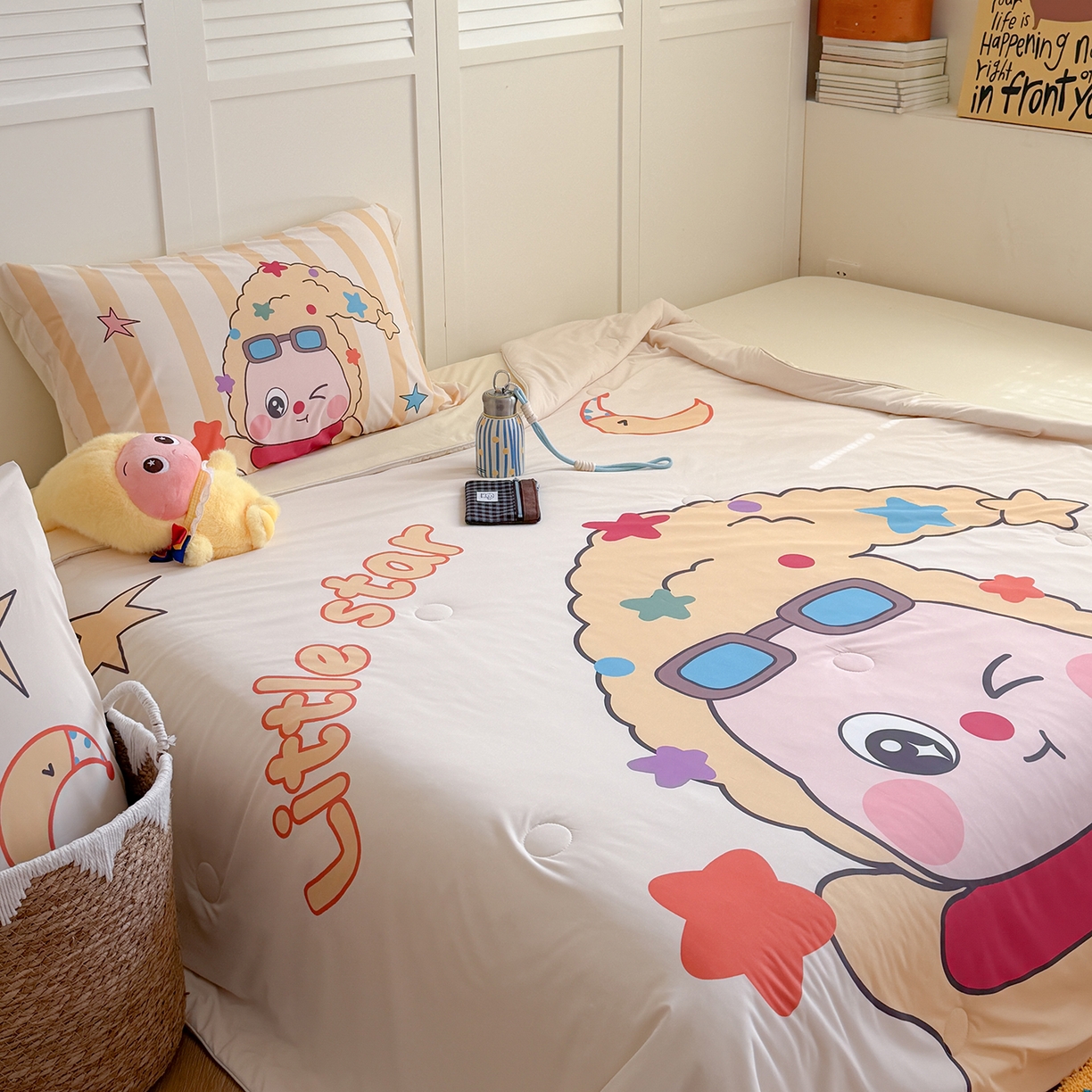 91家纺网 家纺一手货源 找家纺 TT.one 塔塔家居 2026新款A类凉感大版数码印花夏被夏凉被空调被四件套 星星宝贝