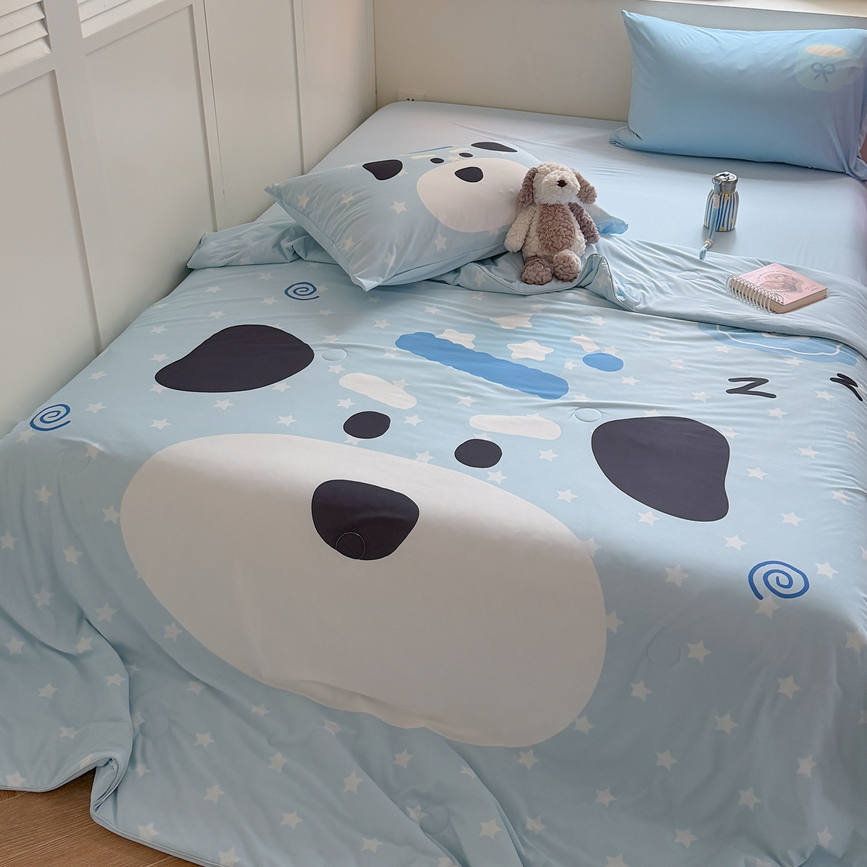 91家纺网 家纺一手货源 找家纺 TT.one 塔塔家居 2026新款A类凉感大版数码印花夏被夏凉被空调被四件套 卷卷狗