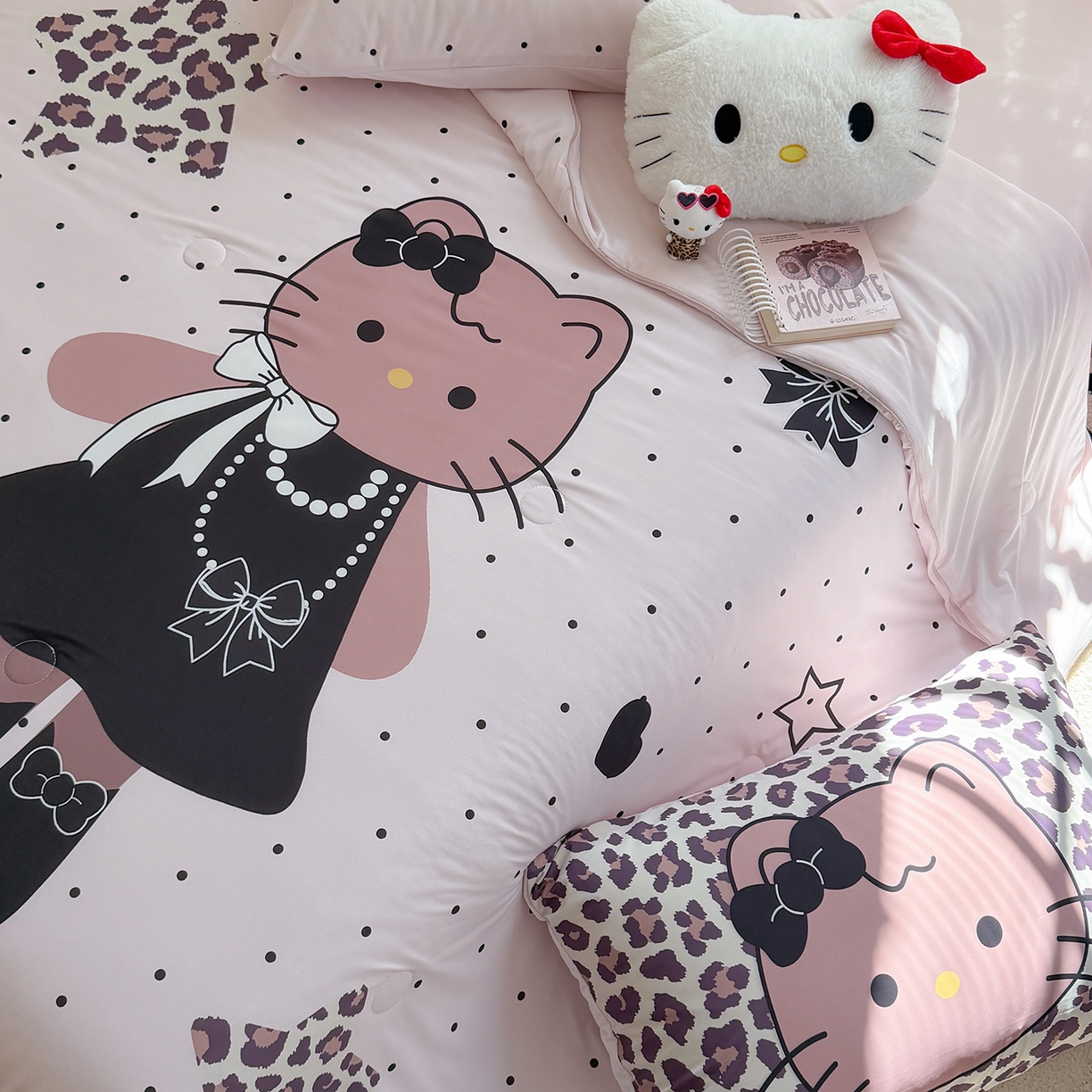 91家纺网 家纺一手货源 找家纺 TT.one 塔塔家居 2026新款A类凉感大版数码印花夏被夏凉被空调被四件套 珍珠猫