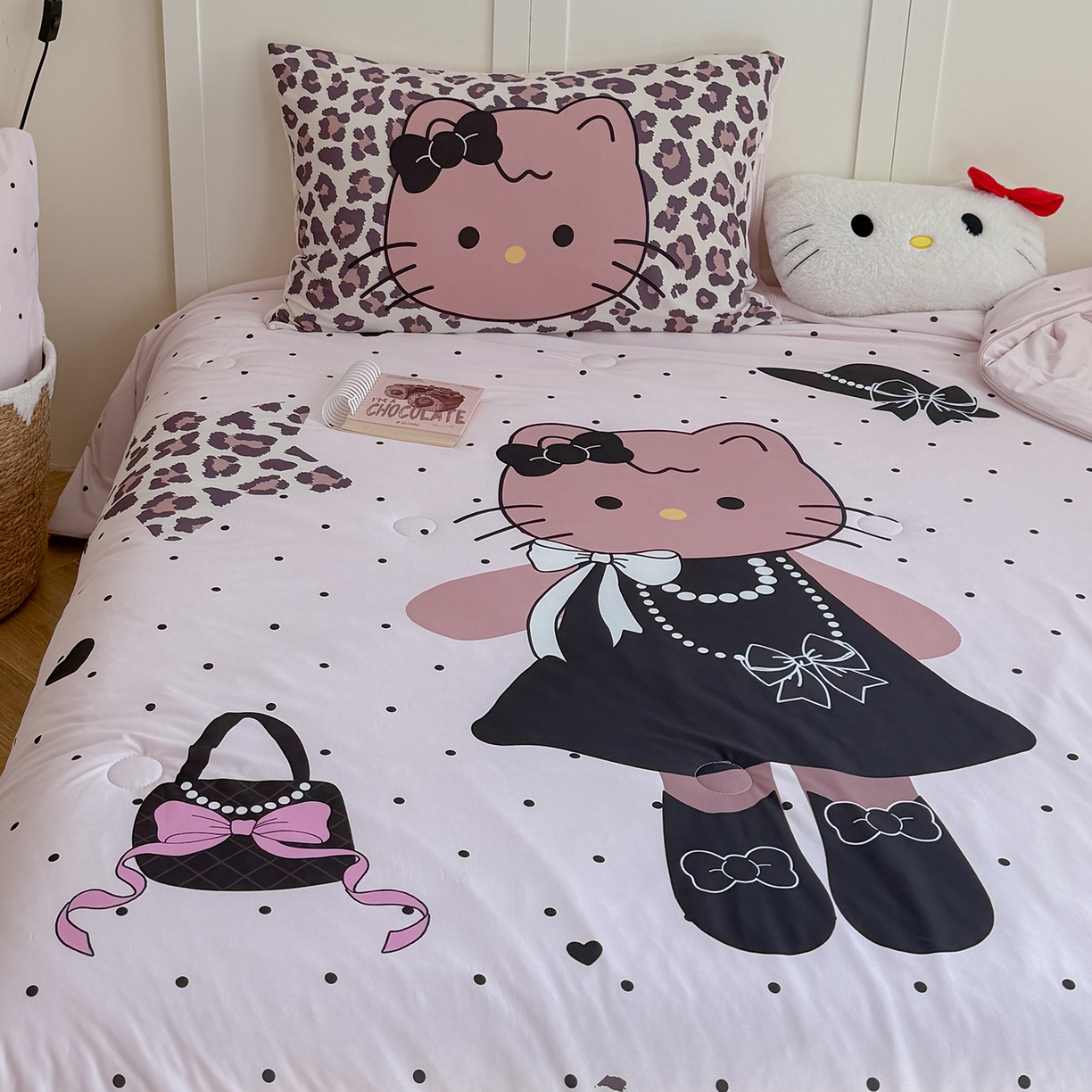 91家纺网 家纺一手货源 找家纺 TT.one 塔塔家居 2026新款A类凉感大版数码印花夏被夏凉被空调被四件套 珍珠猫