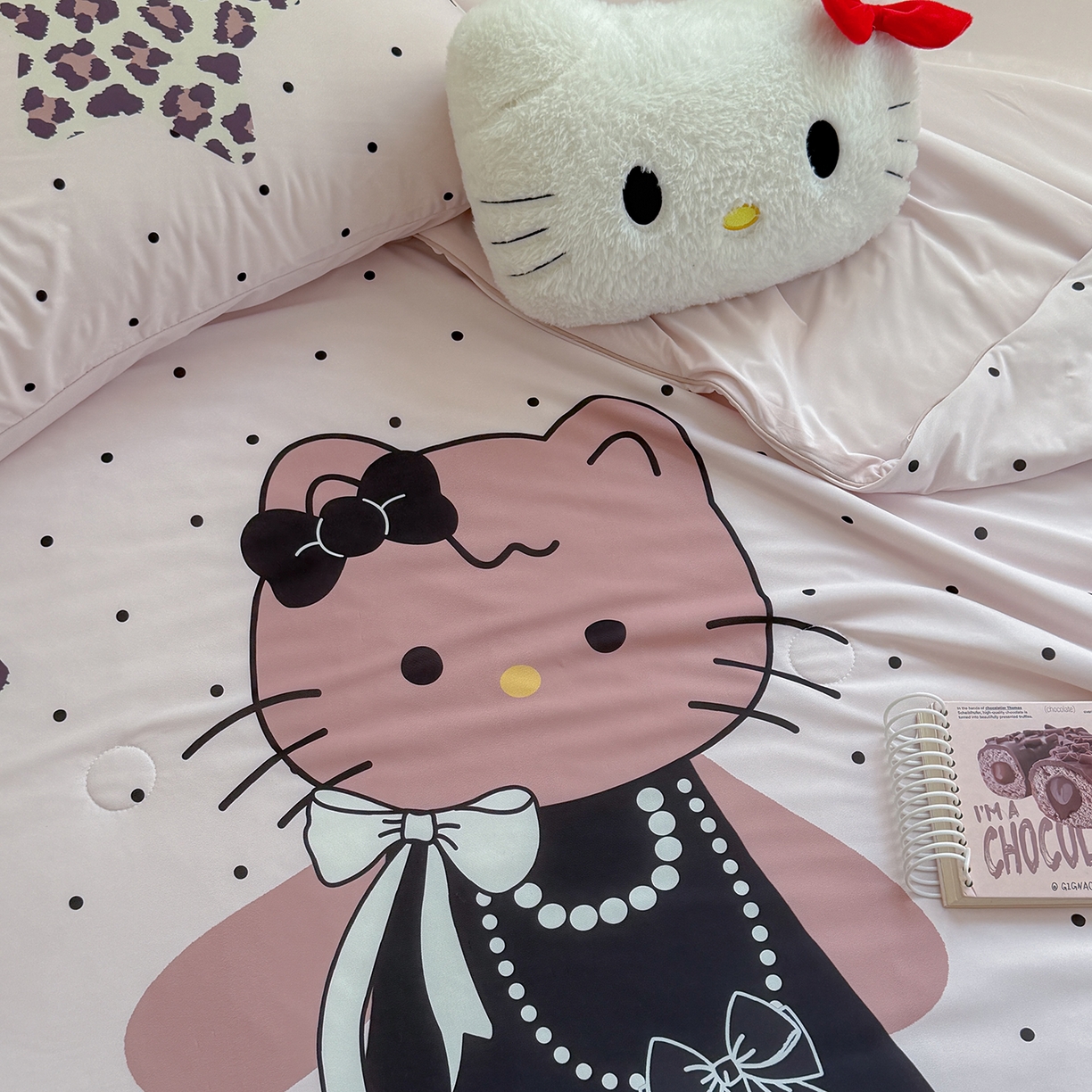 91家纺网 家纺一手货源 找家纺 TT.one 塔塔家居 2026新款A类凉感大版数码印花夏被夏凉被空调被四件套 珍珠猫