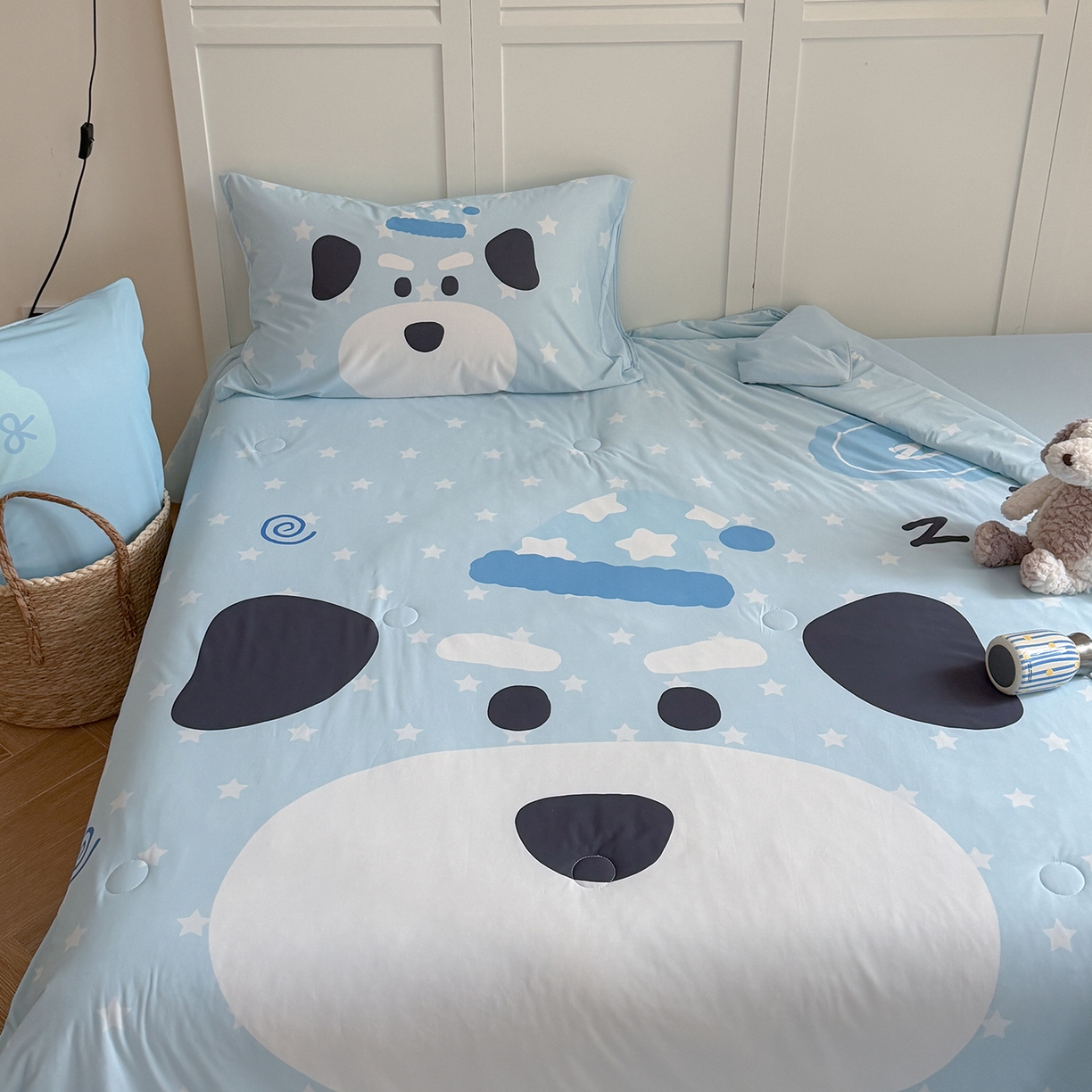 91家纺网 家纺一手货源 找家纺 TT.one 塔塔家居 2026新款A类凉感大版数码印花夏被夏凉被空调被四件套 卷卷狗