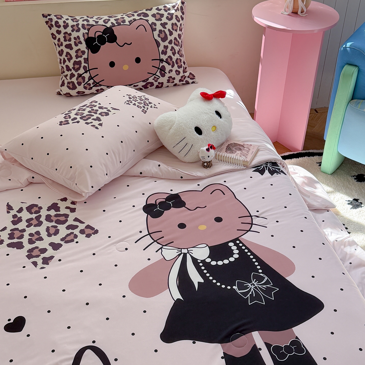 91家纺网 家纺一手货源 找家纺 TT.one 塔塔家居 2026新款A类凉感大版数码印花夏被夏凉被空调被四件套 珍珠猫