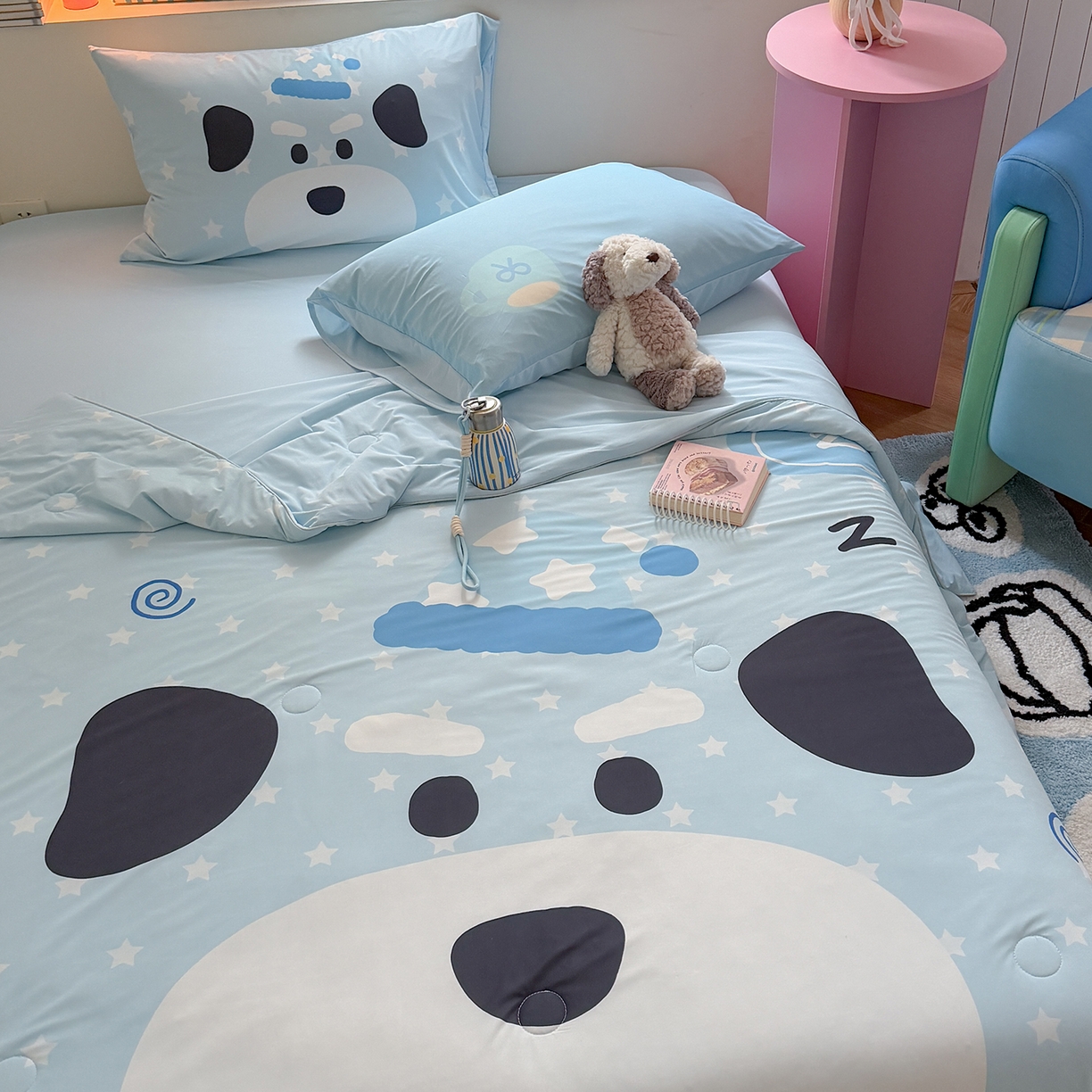 91家纺网 家纺一手货源 找家纺 TT.one 塔塔家居 2026新款A类凉感大版数码印花夏被夏凉被空调被四件套 卷卷狗