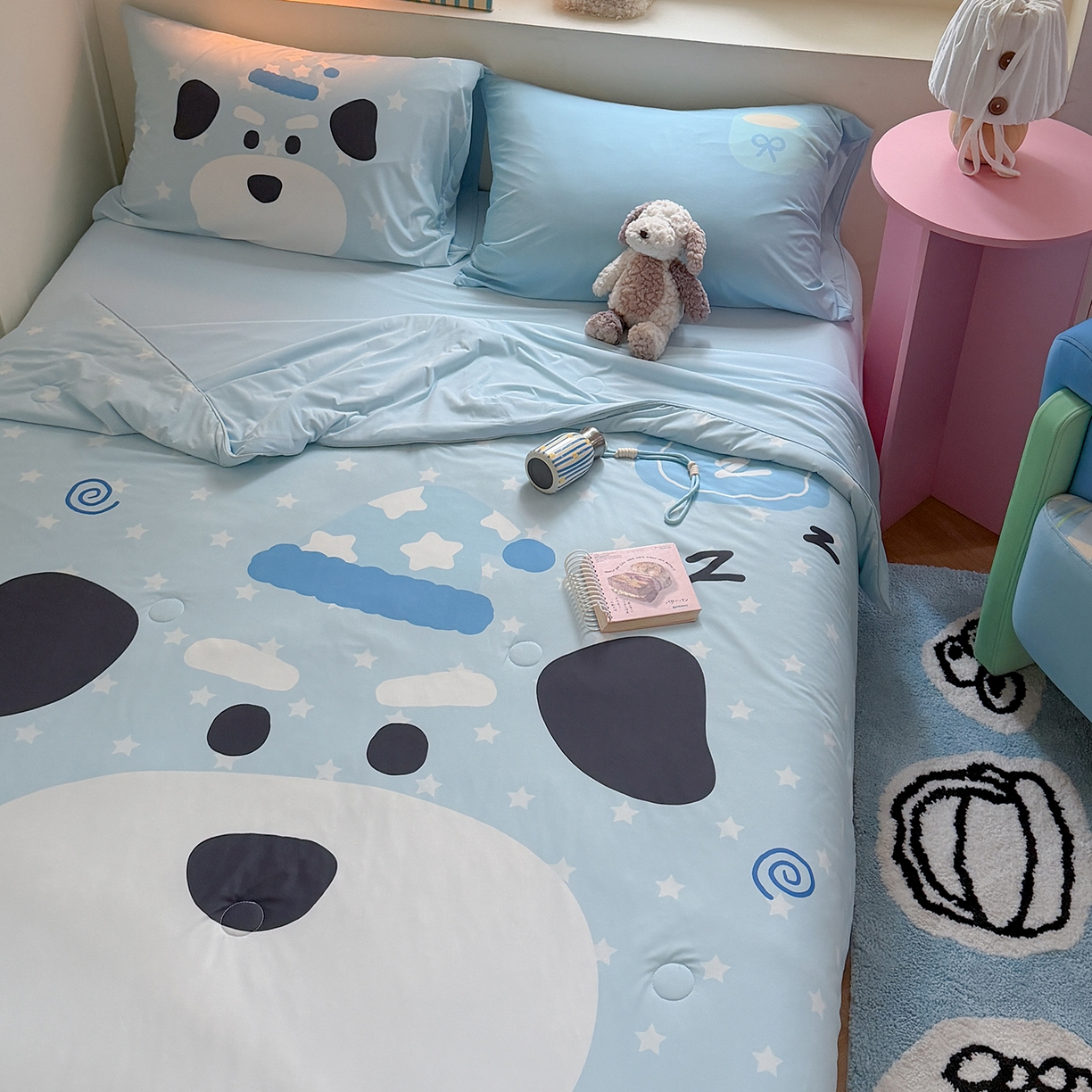 91家纺网 家纺一手货源 找家纺 TT.one 塔塔家居 2026新款A类凉感大版数码印花夏被夏凉被空调被四件套 卷卷狗