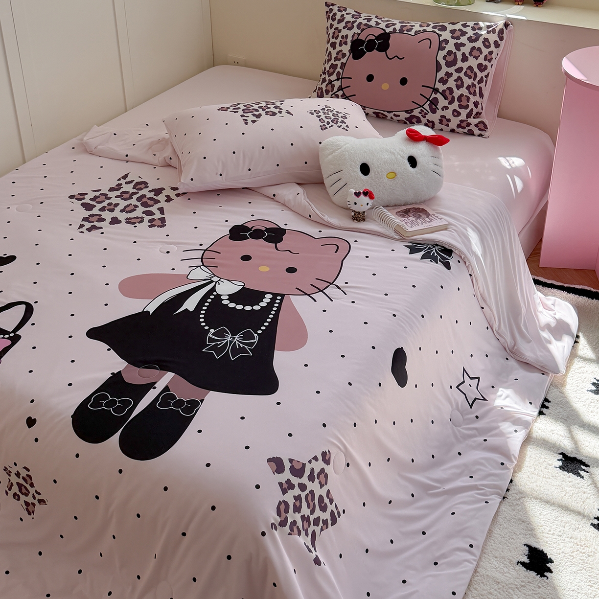 91家纺网 家纺一手货源 找家纺 TT.one 塔塔家居 2026新款A类凉感大版数码印花夏被夏凉被空调被四件套 珍珠猫