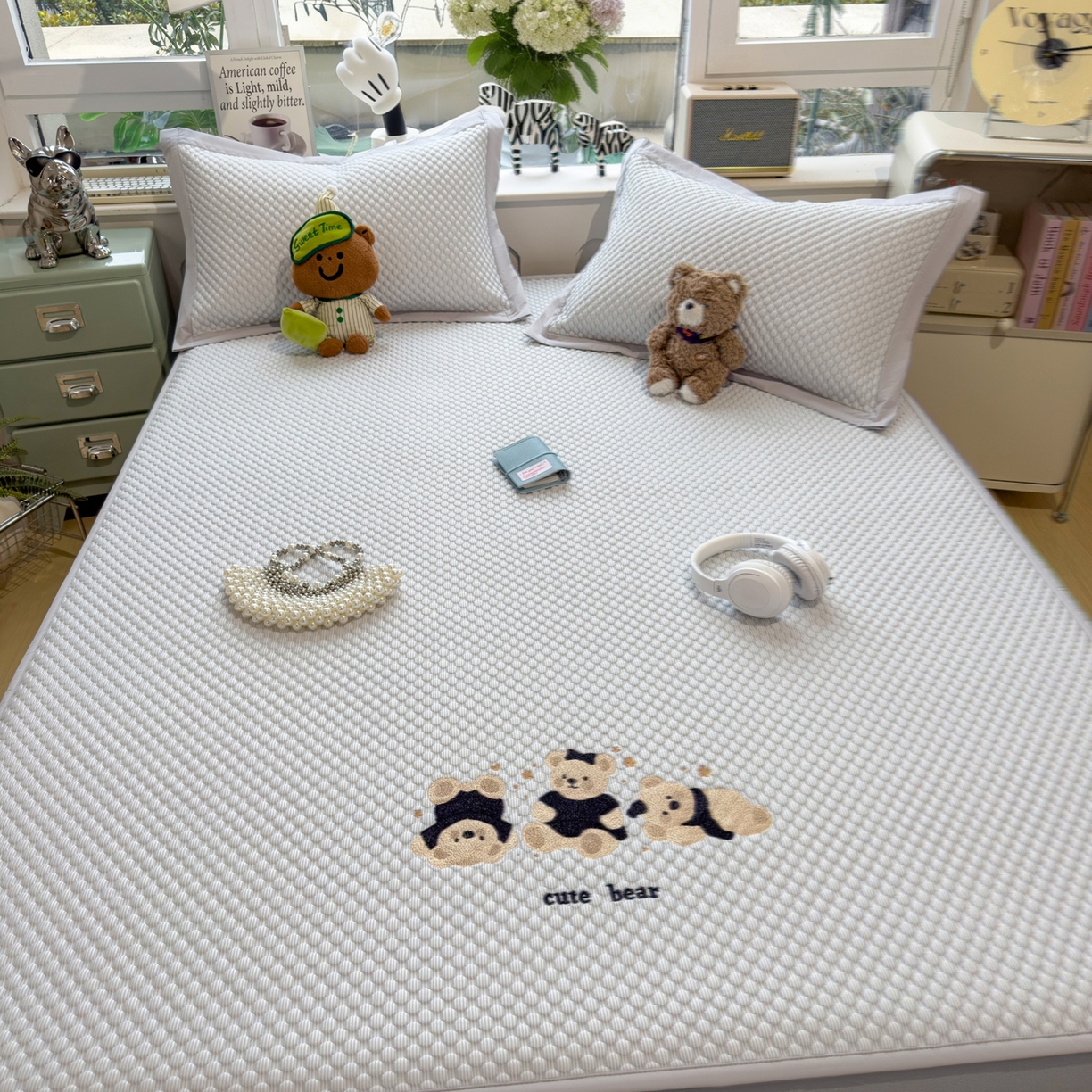 91家纺网 家纺一手货源 找家纺 孩子王家纺 2026新款A类卡通3D冰豆豆凉席三件套凉感值过0.21夏天刺绣冰丝席可机洗儿童 冰川蓝-床笠款