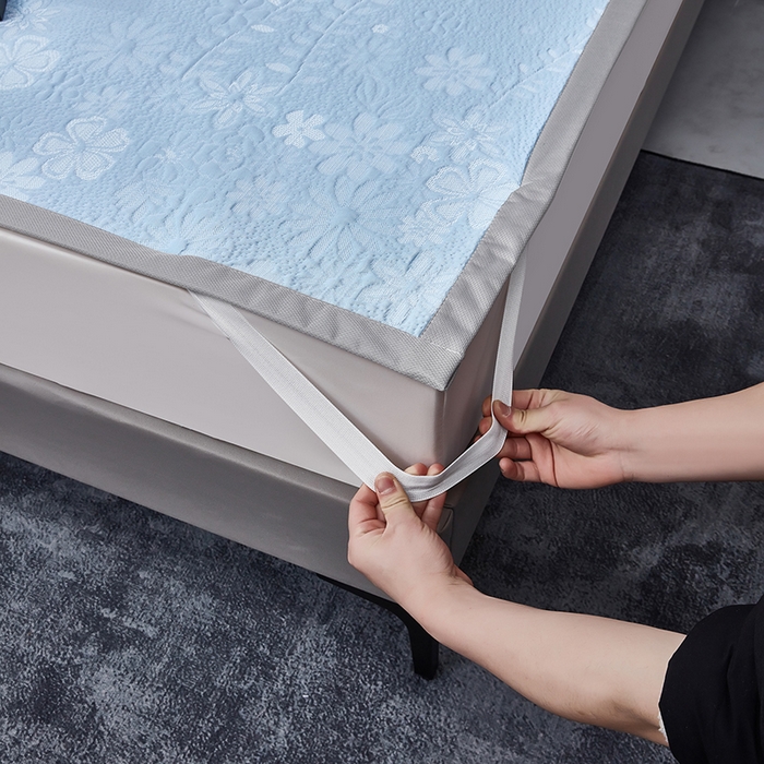 91家纺网 家纺一手货源 找家纺 （总）库里梦家纺 2026新款轻奢高克重复合PE高分子凉席床笠三件套-简卉