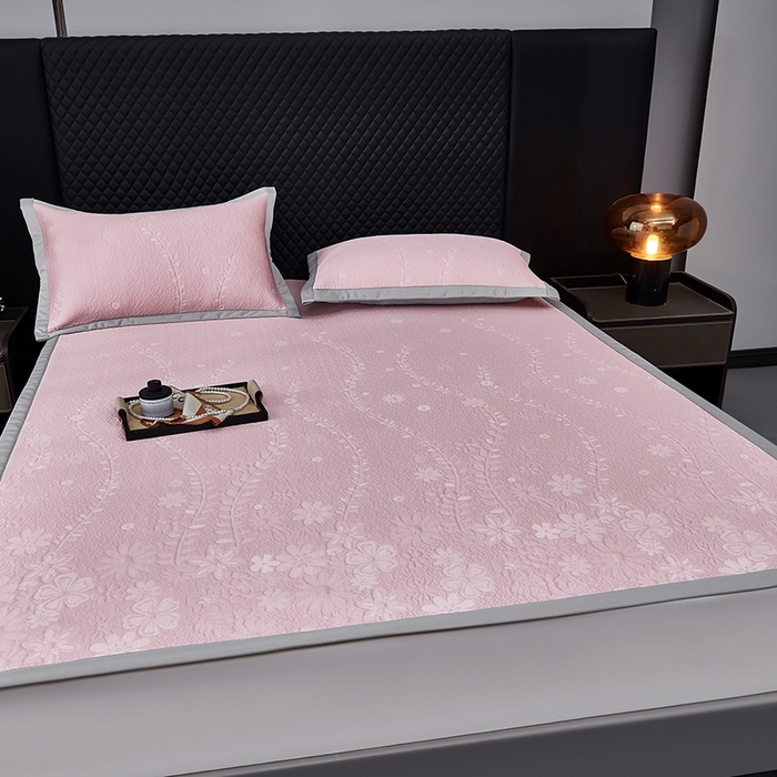 91家纺网 家纺一手货源 找家纺 库里梦家纺 2026新款轻奢高克重复合PE高分子凉席床笠三件套-简卉 简卉-粉色床席款