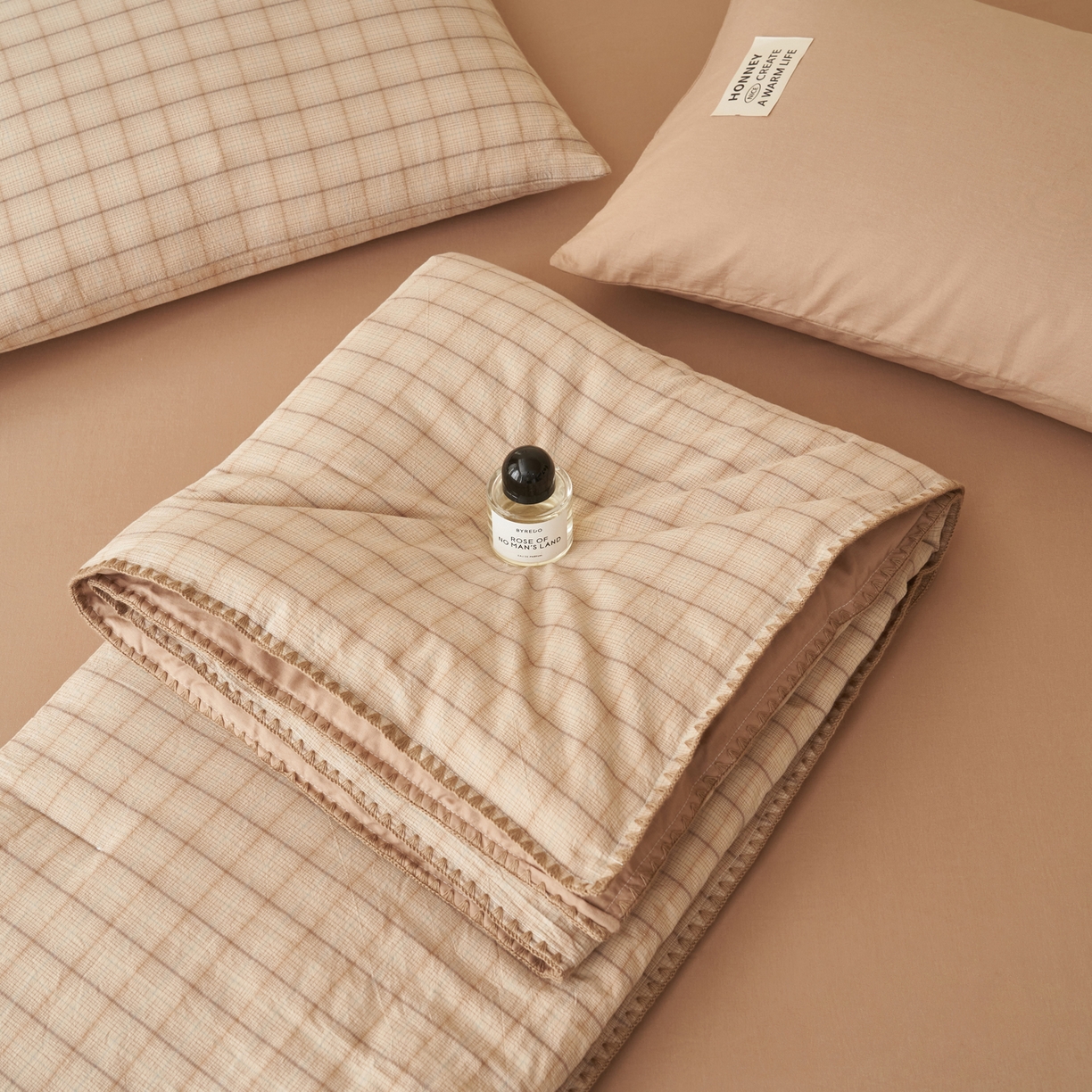 91家纺网 家纺一手货源 找家纺 晨曦家纺 2026新款INS博主风A类全棉色织水洗棉格子夏凉被棉花被夏被空调被四件套 追觅-咖格