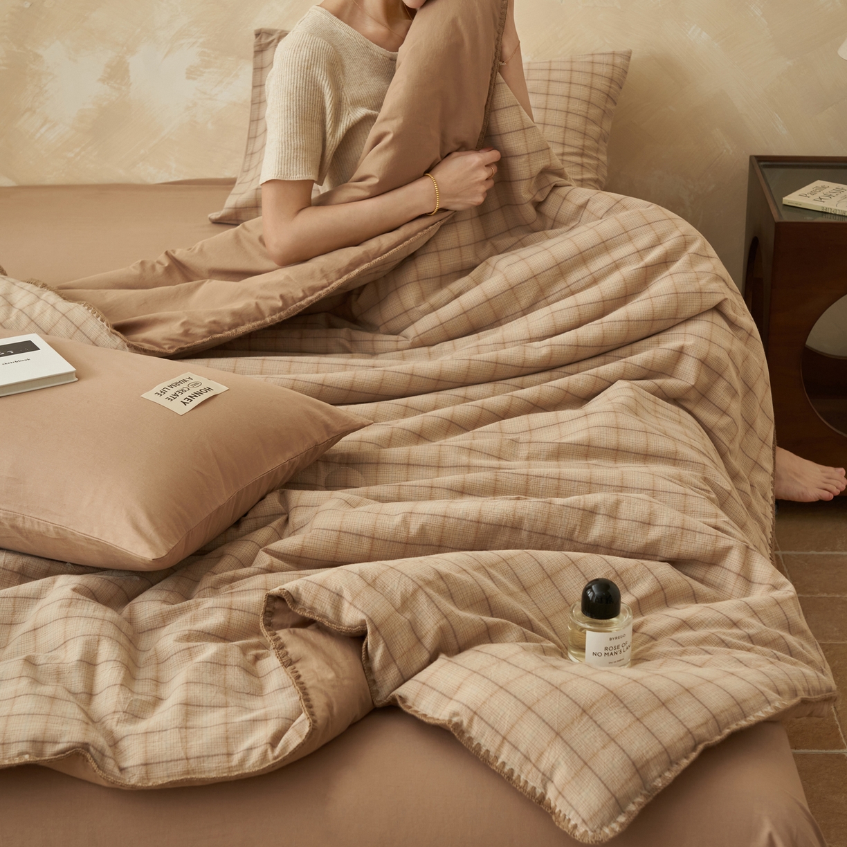 91家纺网 家纺一手货源 找家纺 晨曦家纺 2026新款INS博主风A类全棉色织水洗棉格子夏凉被棉花被夏被空调被四件套 追觅-咖格