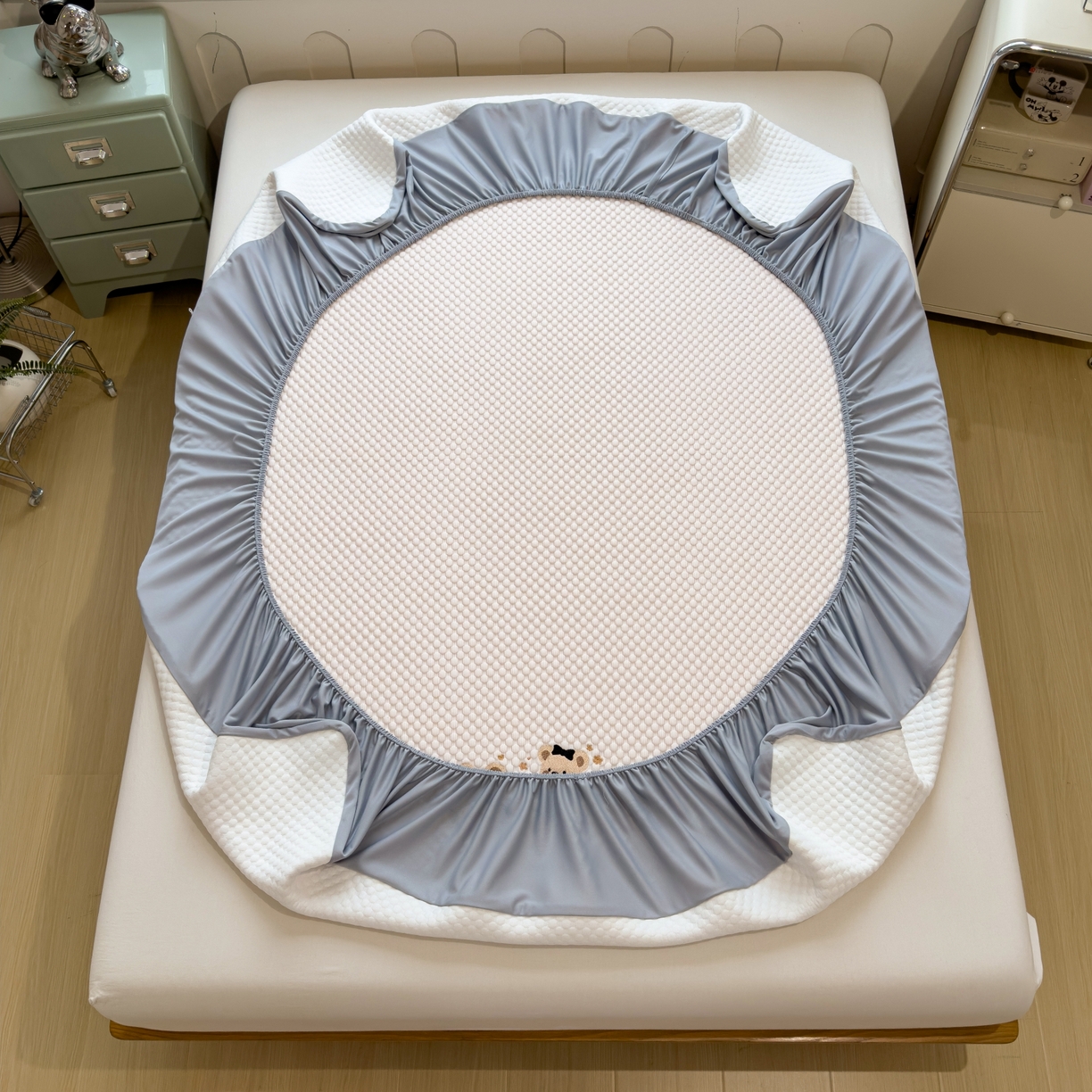 91家纺网 家纺一手货源 找家纺 孩子王家纺 2026新款A类卡通3D冰豆豆凉席三件套凉感值过0.21夏天刺绣冰丝席可机洗儿童 冰晶粉-床笠款