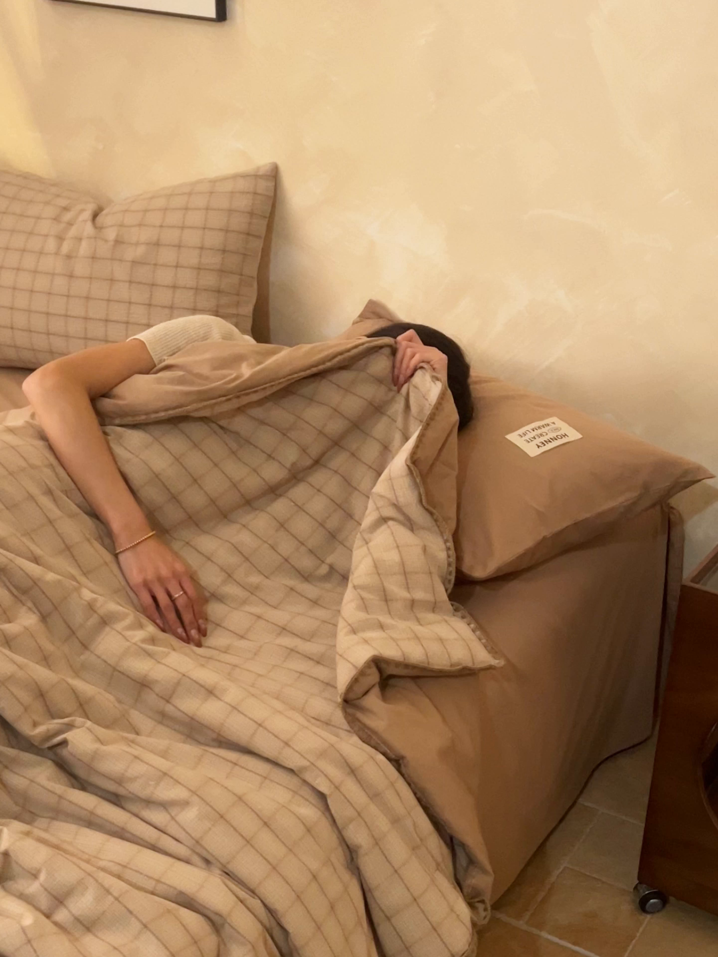 91家纺网 家纺一手货源 找家纺 晨曦家纺 2026新款INS博主风A类全棉色织水洗棉格子夏凉被棉花被夏被空调被四件套 追觅-咖格