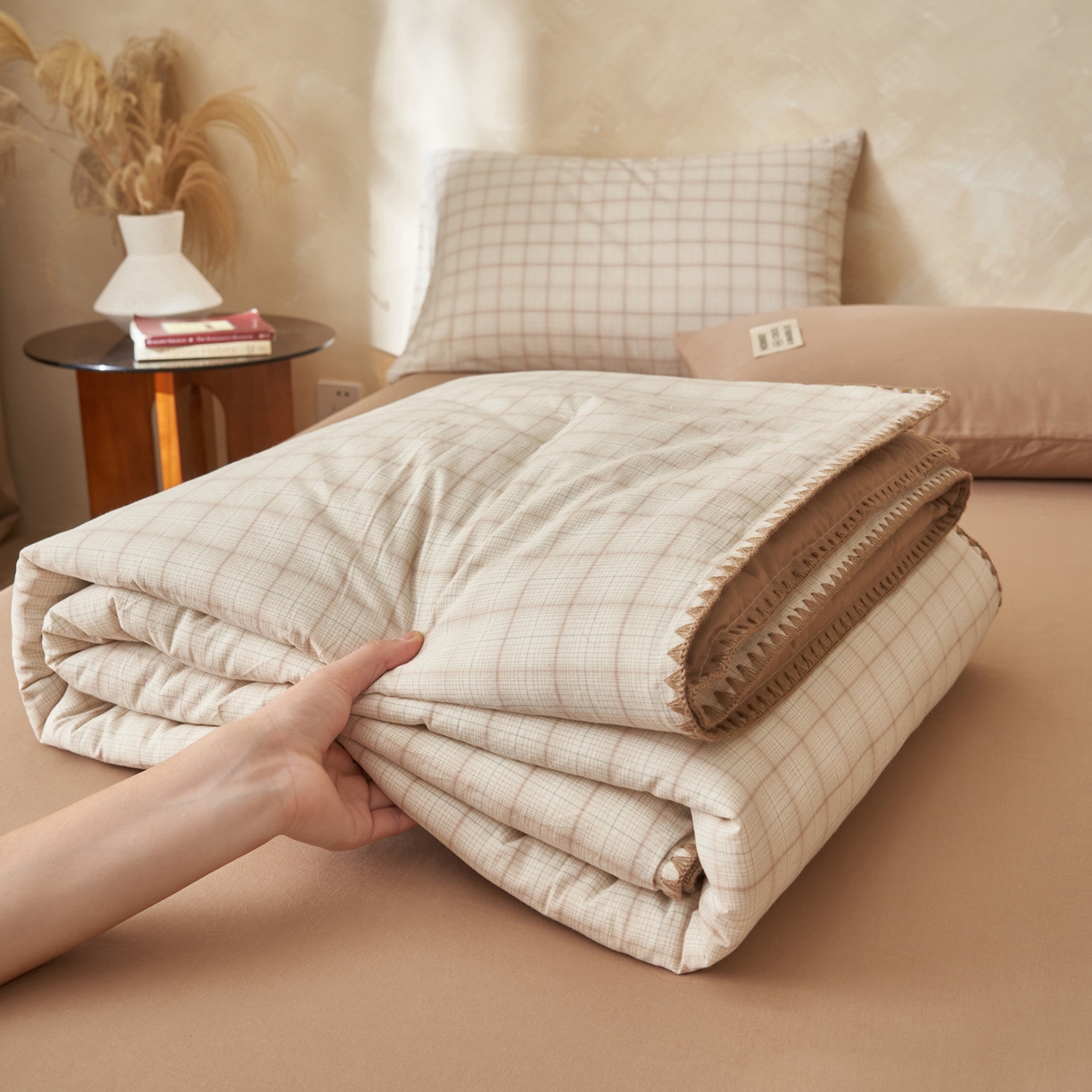 91家纺网 家纺一手货源 找家纺 晨曦家纺 2026新款INS博主风A类全棉色织水洗棉格子夏凉被棉花被夏被空调被四件套 追觅-浅格